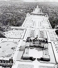 André Le Notre (1613-1700) . Les Jardins d'illusion . Versailles , Chantilly , Saint-Cloud , Fontainebleau .